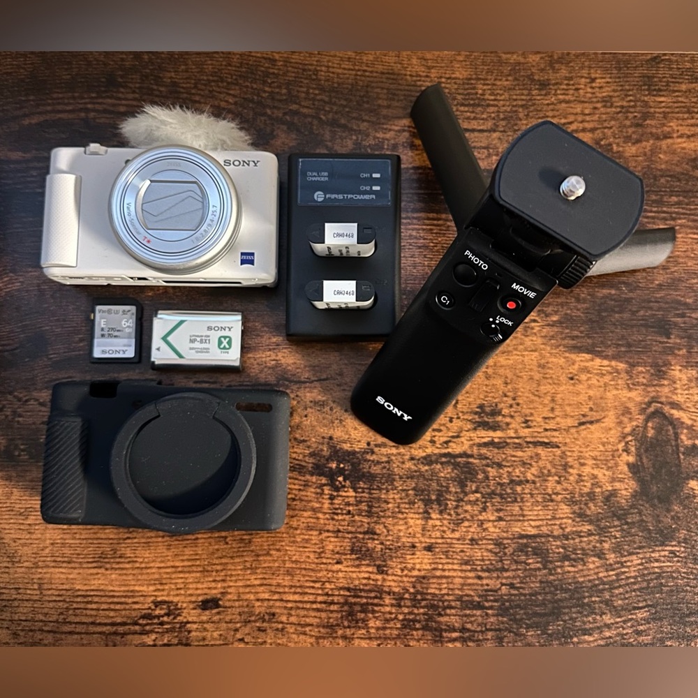Sony Vlogging Camera Bundle – ZV-1 with Grip, Charger, Batteries & Accessories
